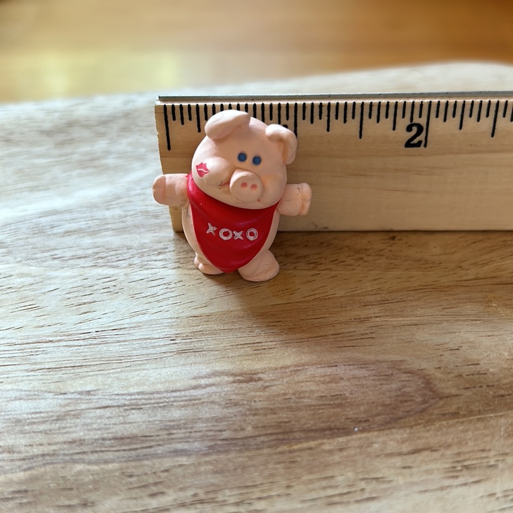 Hallmark Valentine Merry Mini Pig 1989 Vintage Figurine Kisses 💋 xoxo 💋 Cute 🥰 - Picture 7 of 7